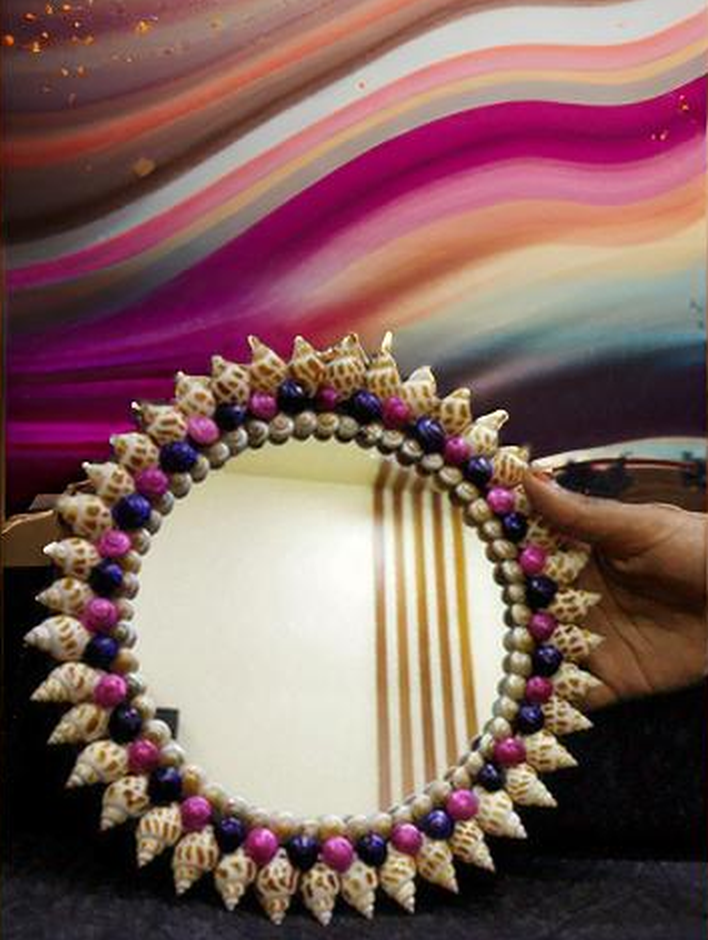 ZENRISE Seashell Small Round Decorative Designer Handicraft Wall Hanging Mirror - 8 inches , Beige